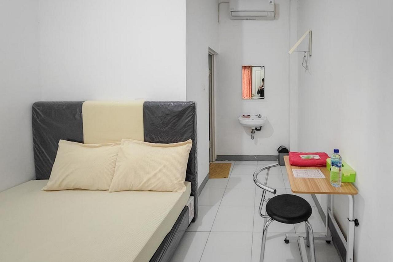 Shekinah Homestay & Cafe Waikabubak Mitra Reddoorz Eksteriør bilde